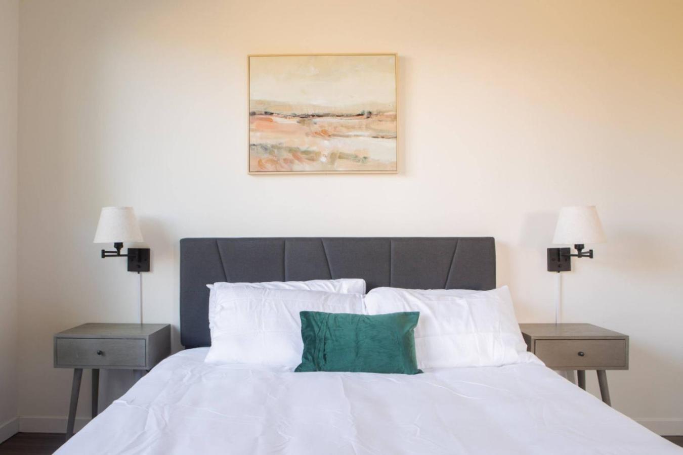 Apartment Flexhome East Side 1br Ec1 - Brady Fiserv Balcony *