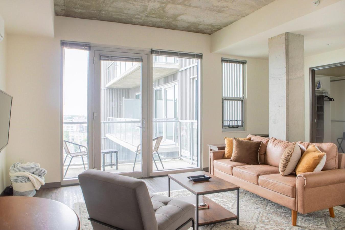 Luxury East Side 1br Near Brady St With Balcony Apartment
