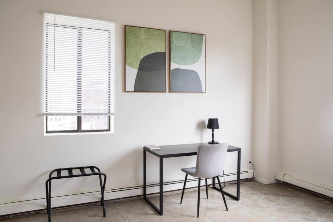 Westown 2br Near Fiserv, Baird, And Theater District Apartment *