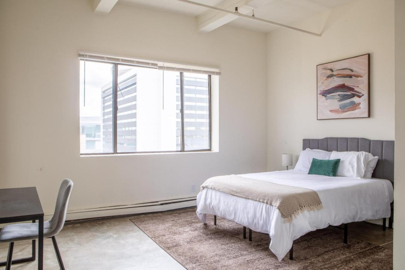 Westown 2br Near Fiserv, Baird, And Theater District * Milwaukee