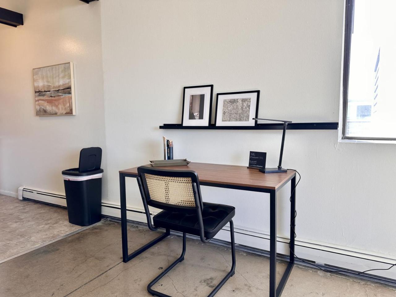 Apartment Westown Near Fiserv, Baird, And Theater District *