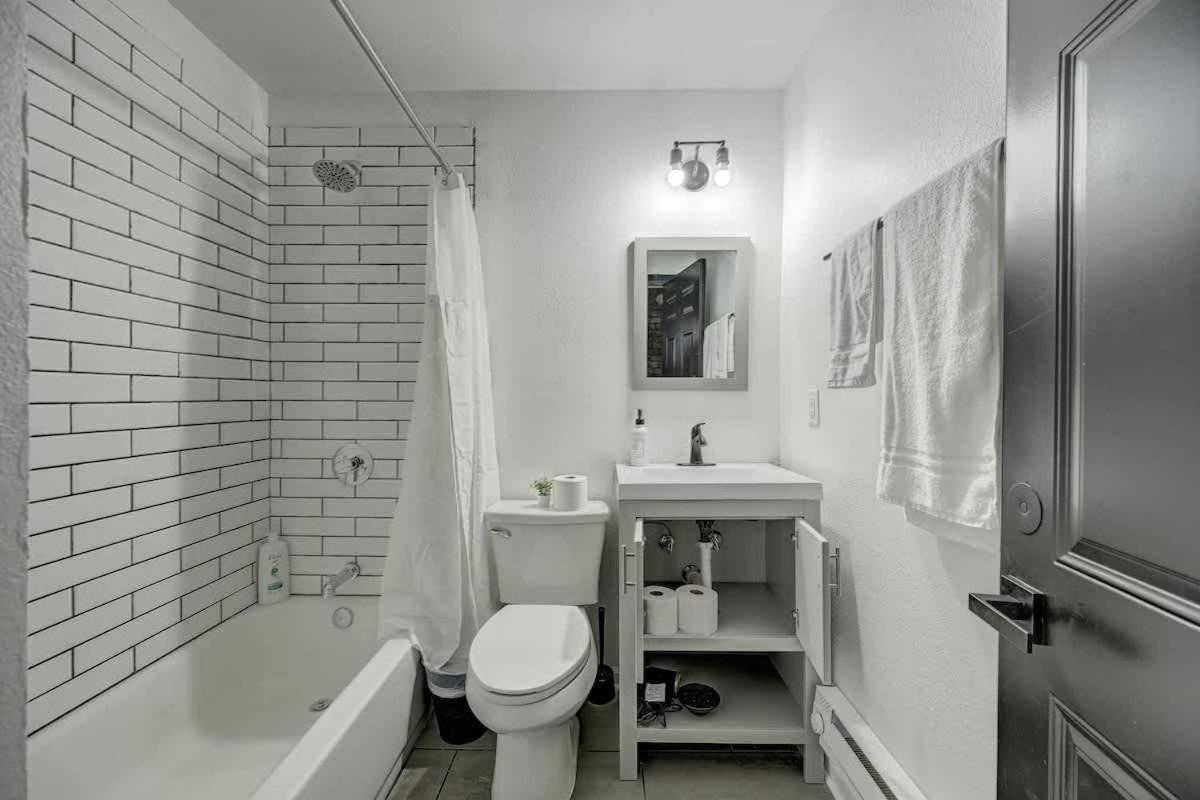 Stylish Mckinley - Brady St Lowr East Apartment