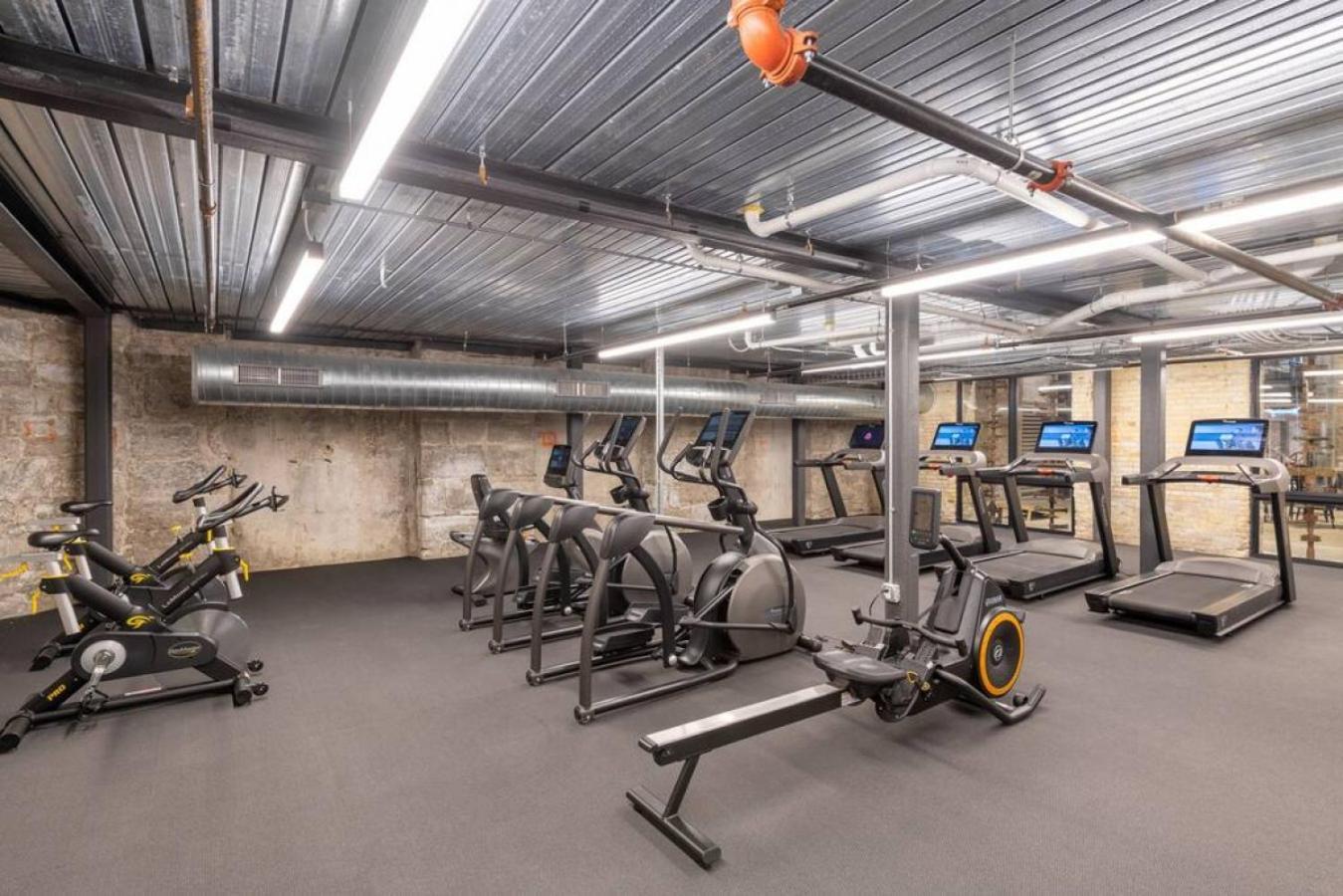Brewery District Luxe 1br Near Fiserv With Parking Apartment Milwaukee