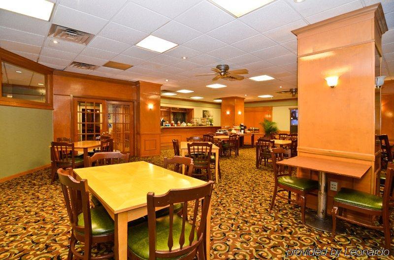 Hotel Fairfield & By Marriott Downtown 3*