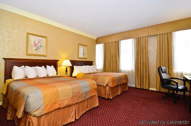 Hotel Fairfield & By Marriott Downtown 3*