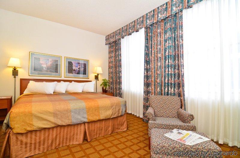 Fairfield & By Marriott Downtown Milwaukee