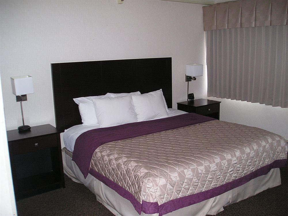 Four Points By Sheraton Airport Hotel Milwaukee