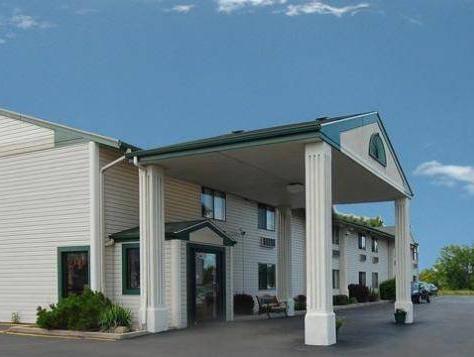 Econo Airport * Milwaukee