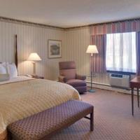 Wyndham Airport & Convention Center Hotel
