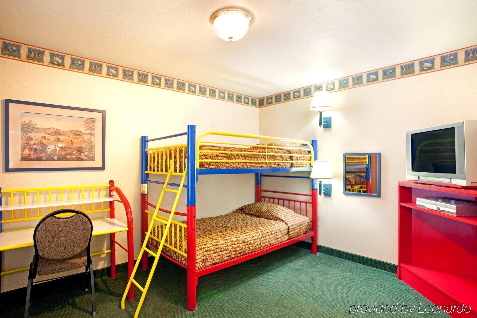 Express & Airport By Ihg Milwaukee