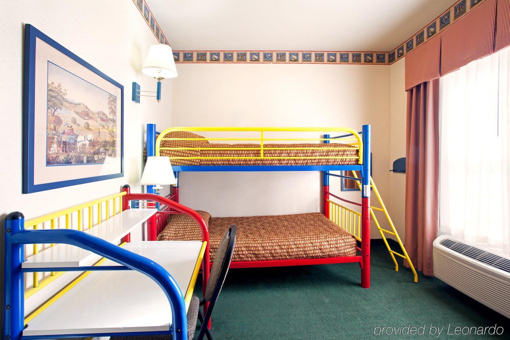 Hotel Express & Airport By Ihg 2*