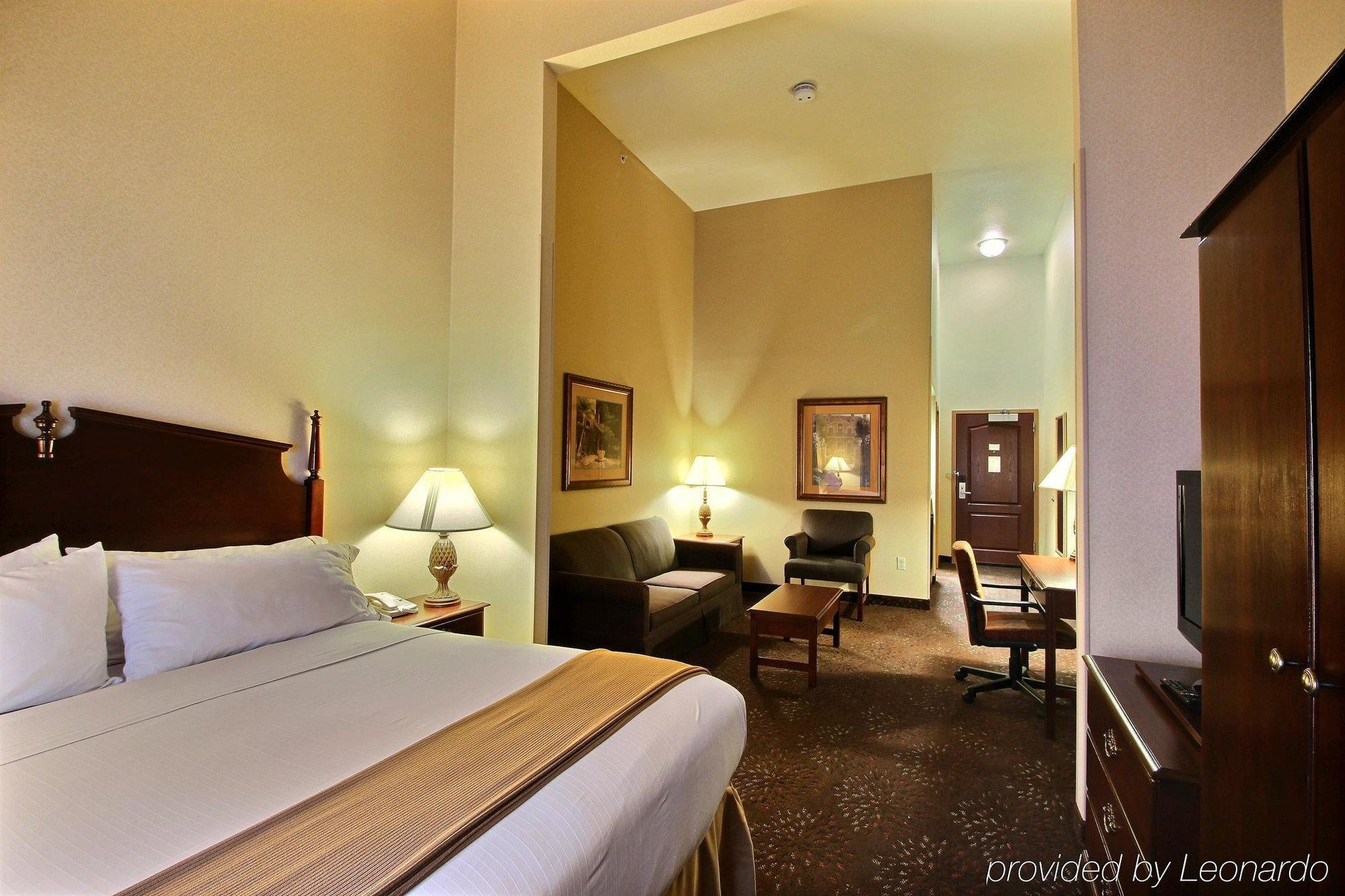Express & Airport By Ihg 2*