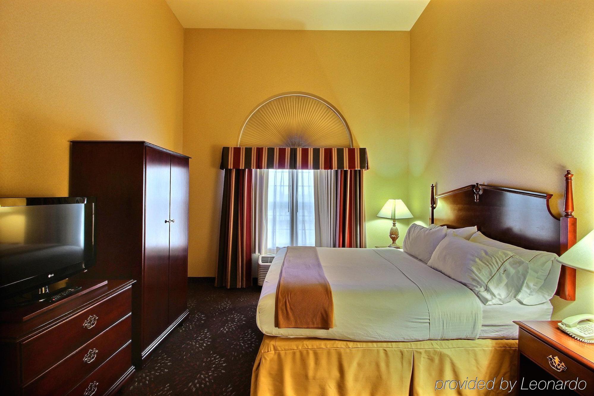 Hotel Express & Airport By Ihg 2*
