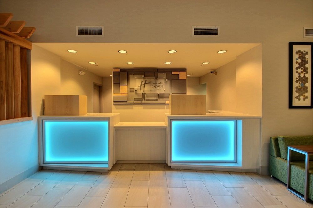 Hotel Express & Airport By Ihg 2*