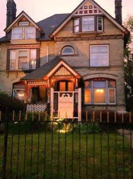 Manderley Bed & Breakfast