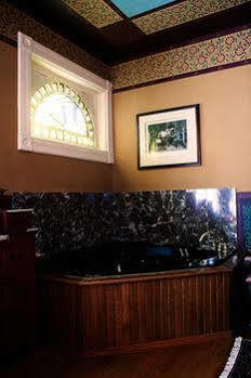 Manderley Bed & Breakfast Milwaukee