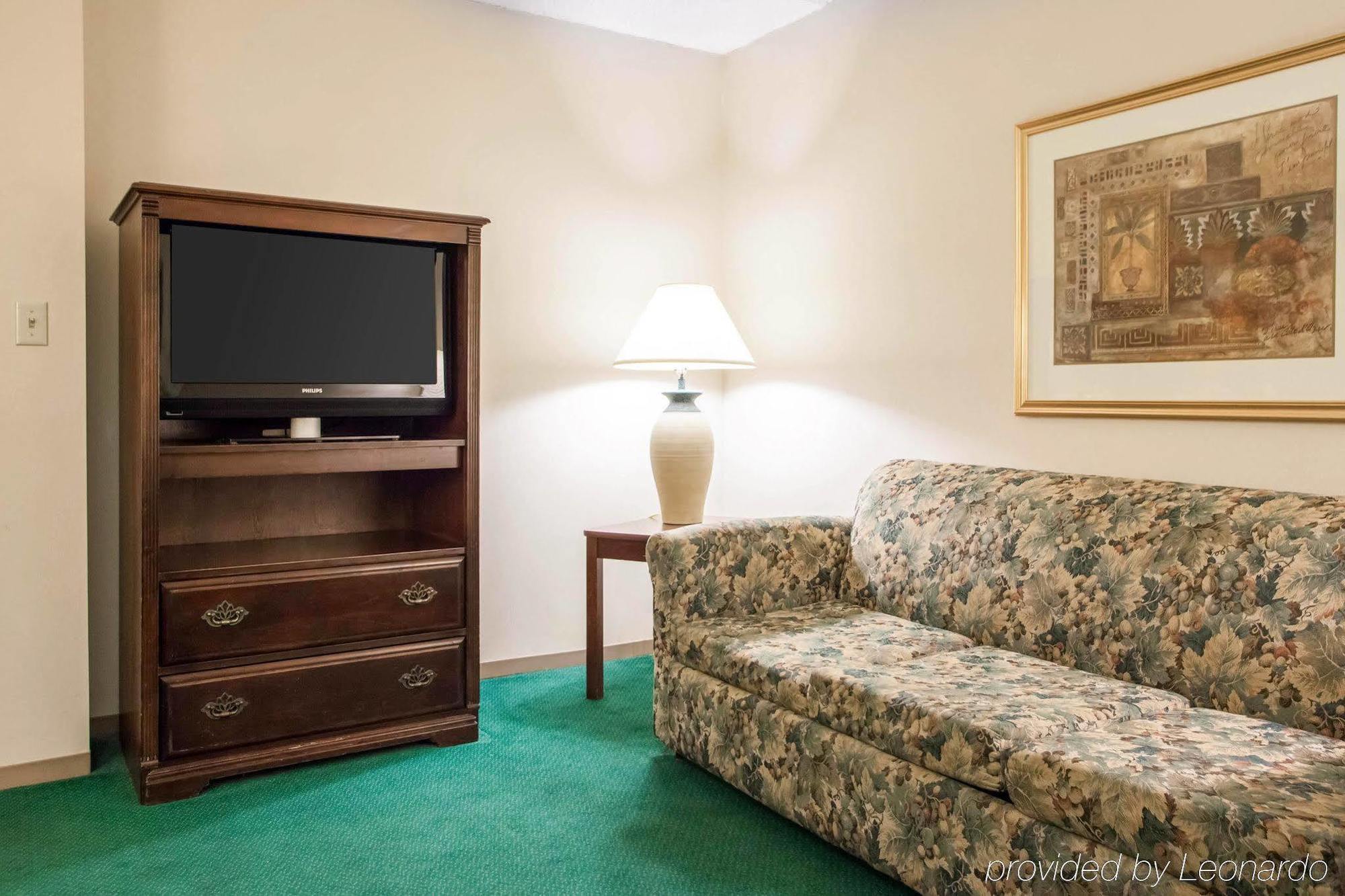 Four Points By Sheraton Airport Hotel