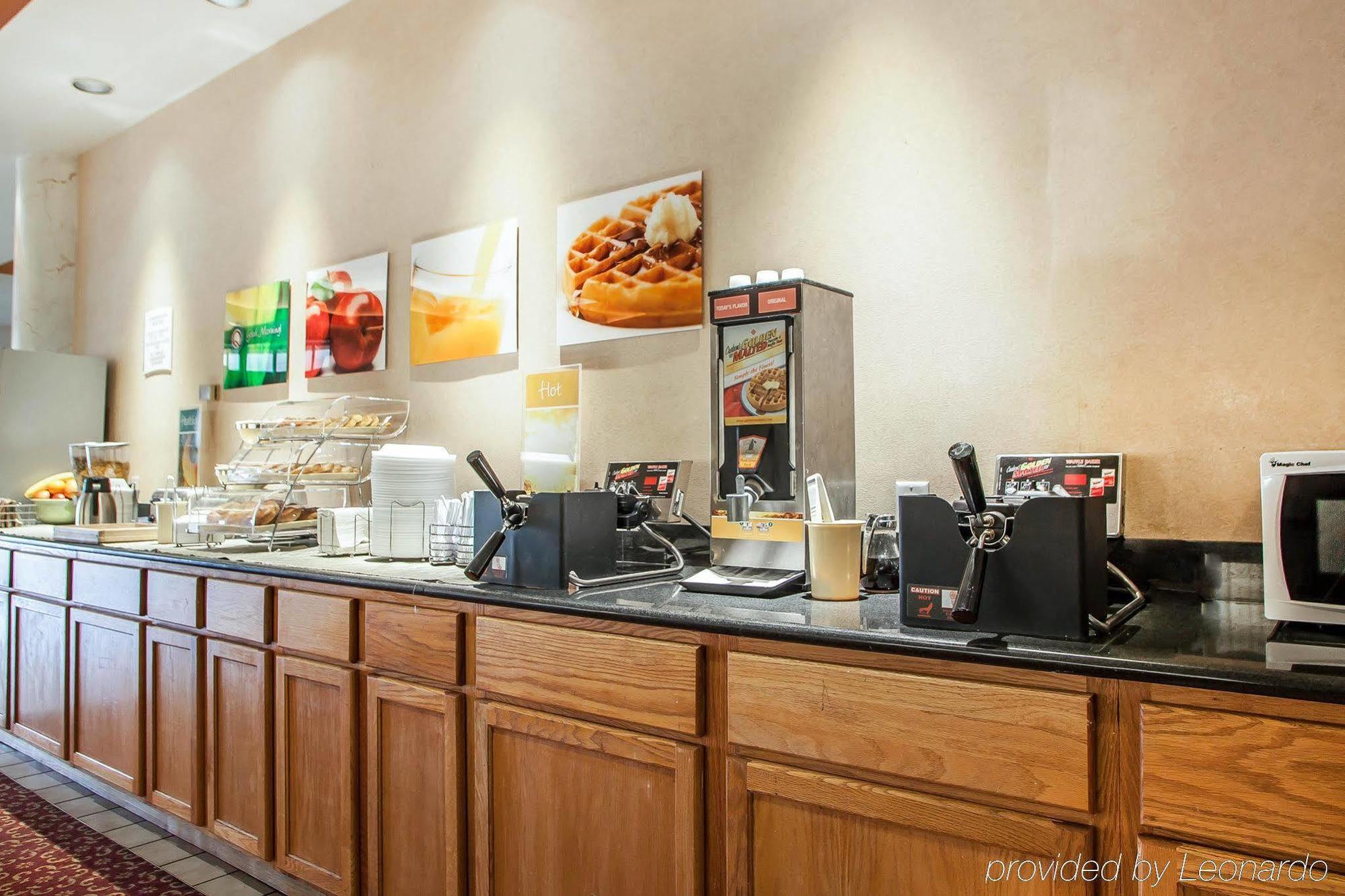 Quality Airport Hotel 3*