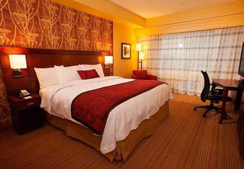 Courtyard Airport 3* Milwaukee