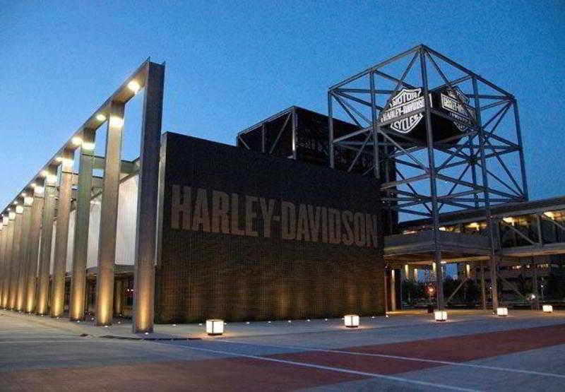Hotel Fairfield & By Marriott Downtown Milwaukee