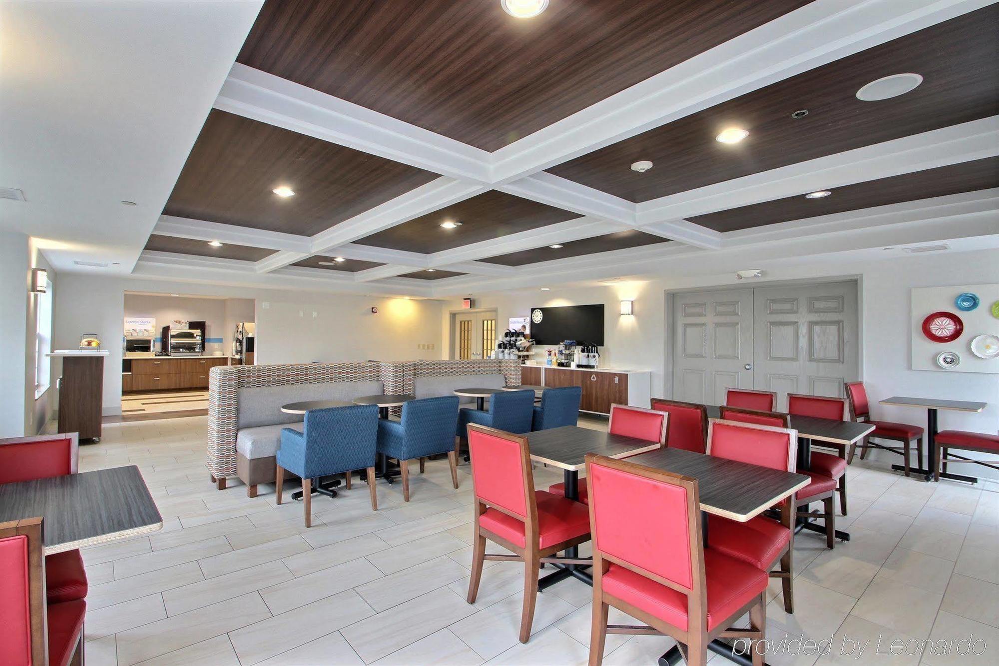 Hotel Express & Airport By Ihg Milwaukee