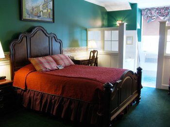 County Clare Inn Milwaukee