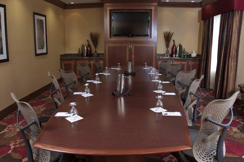 Hilton Garden Airport Hotel Milwaukee