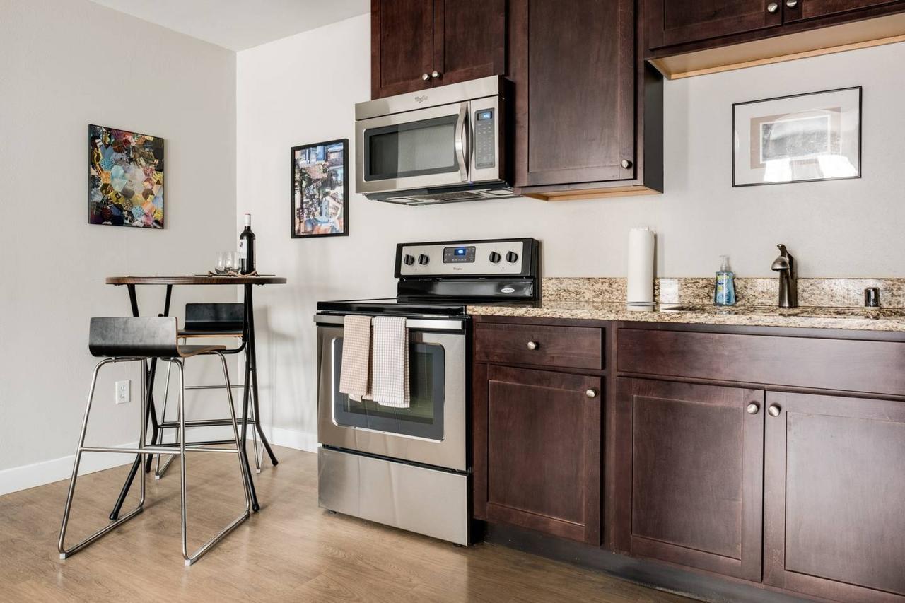 Apartment Frontdesk East Side Brady St *