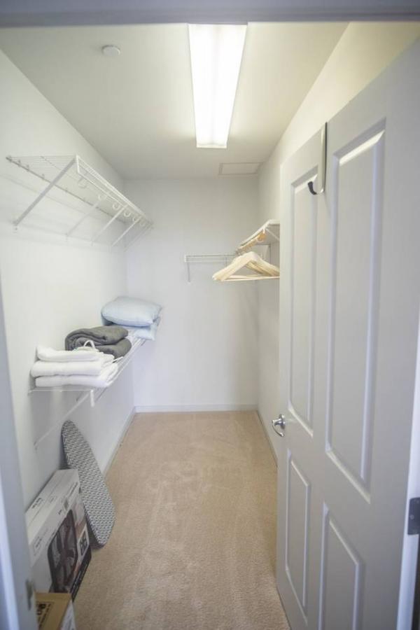 Apartment Frontdesk 132 Jefferson St Apts Milwaukee's Third Ward Milwaukee