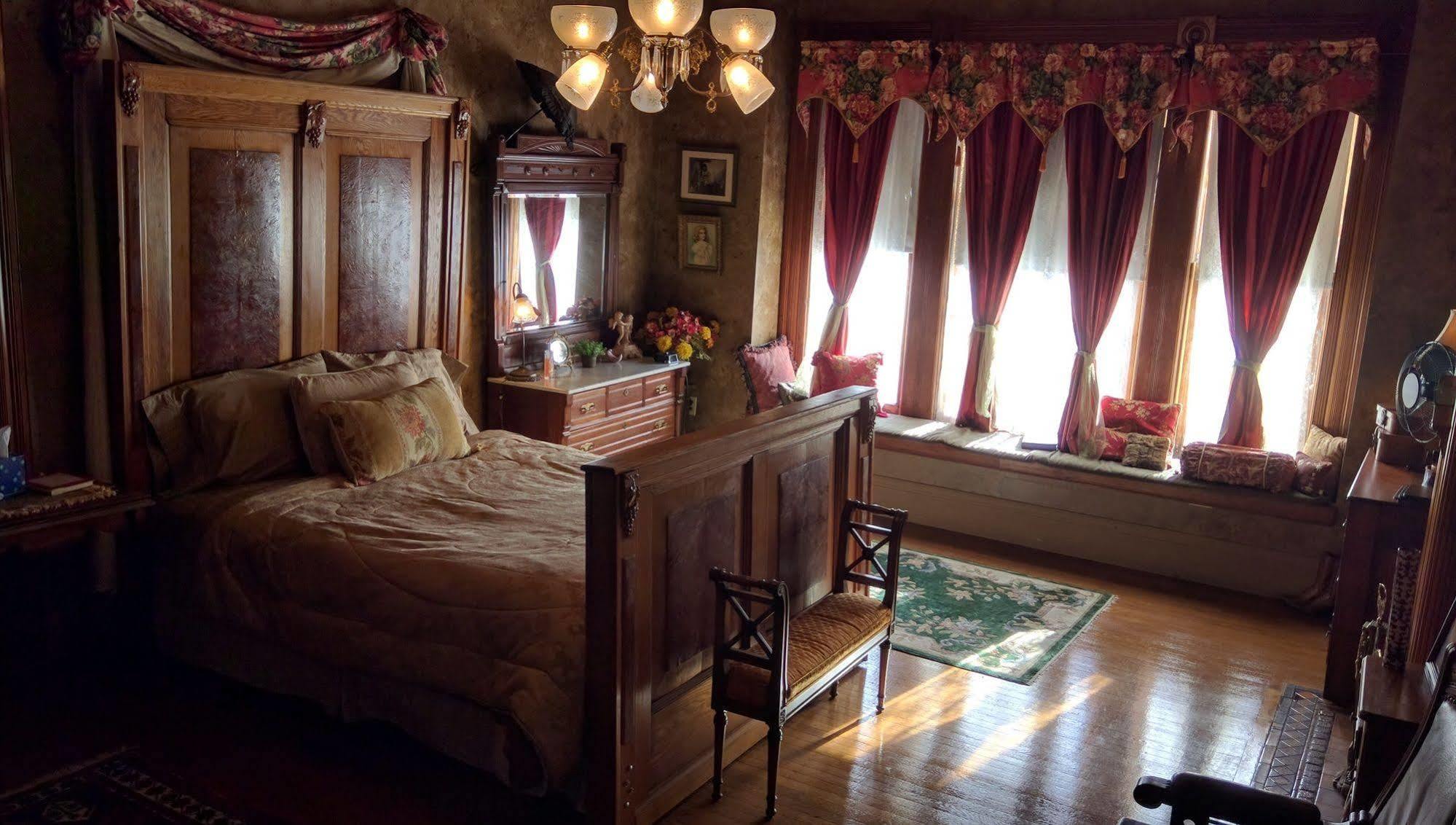 Manderley 3* Milwaukee
