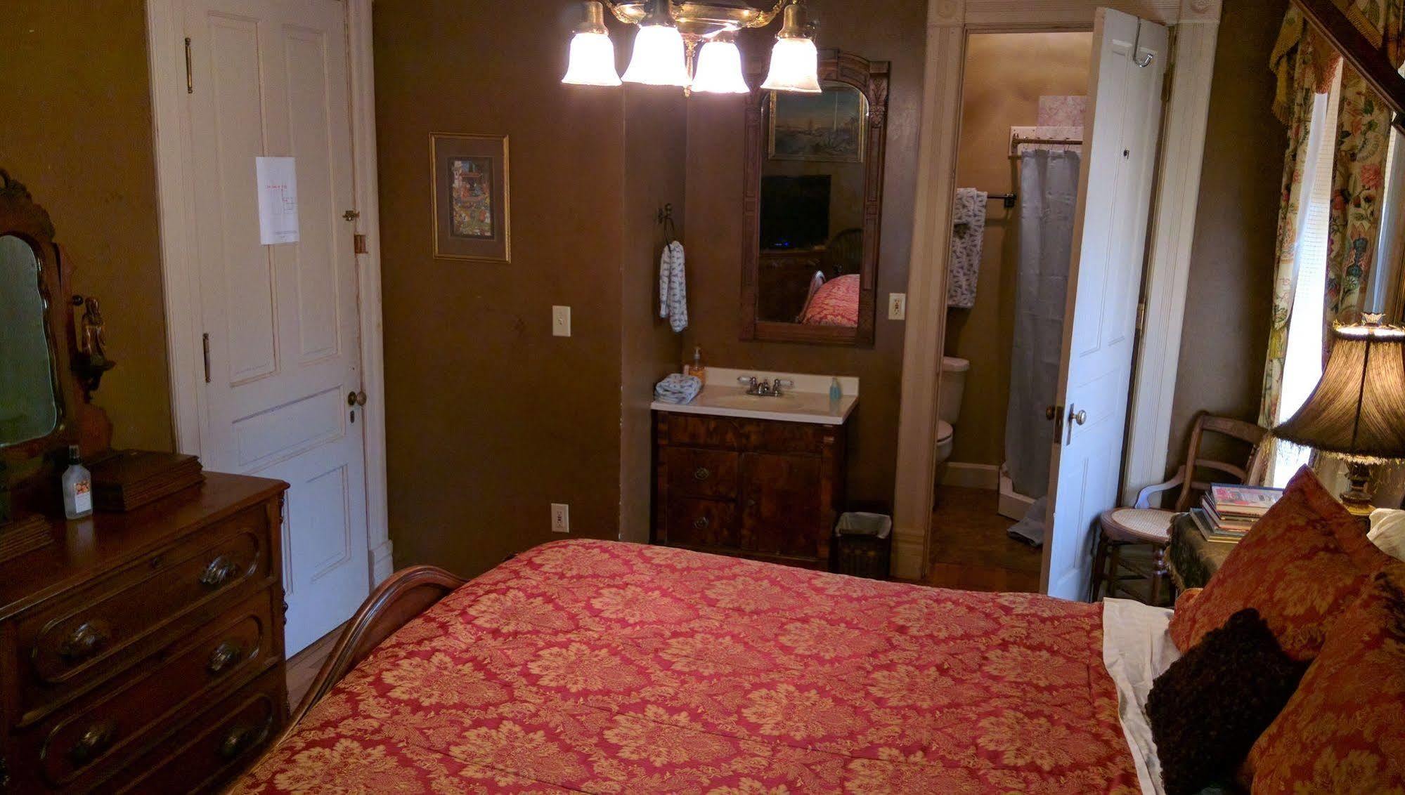 Bed & Breakfast Manderley Milwaukee