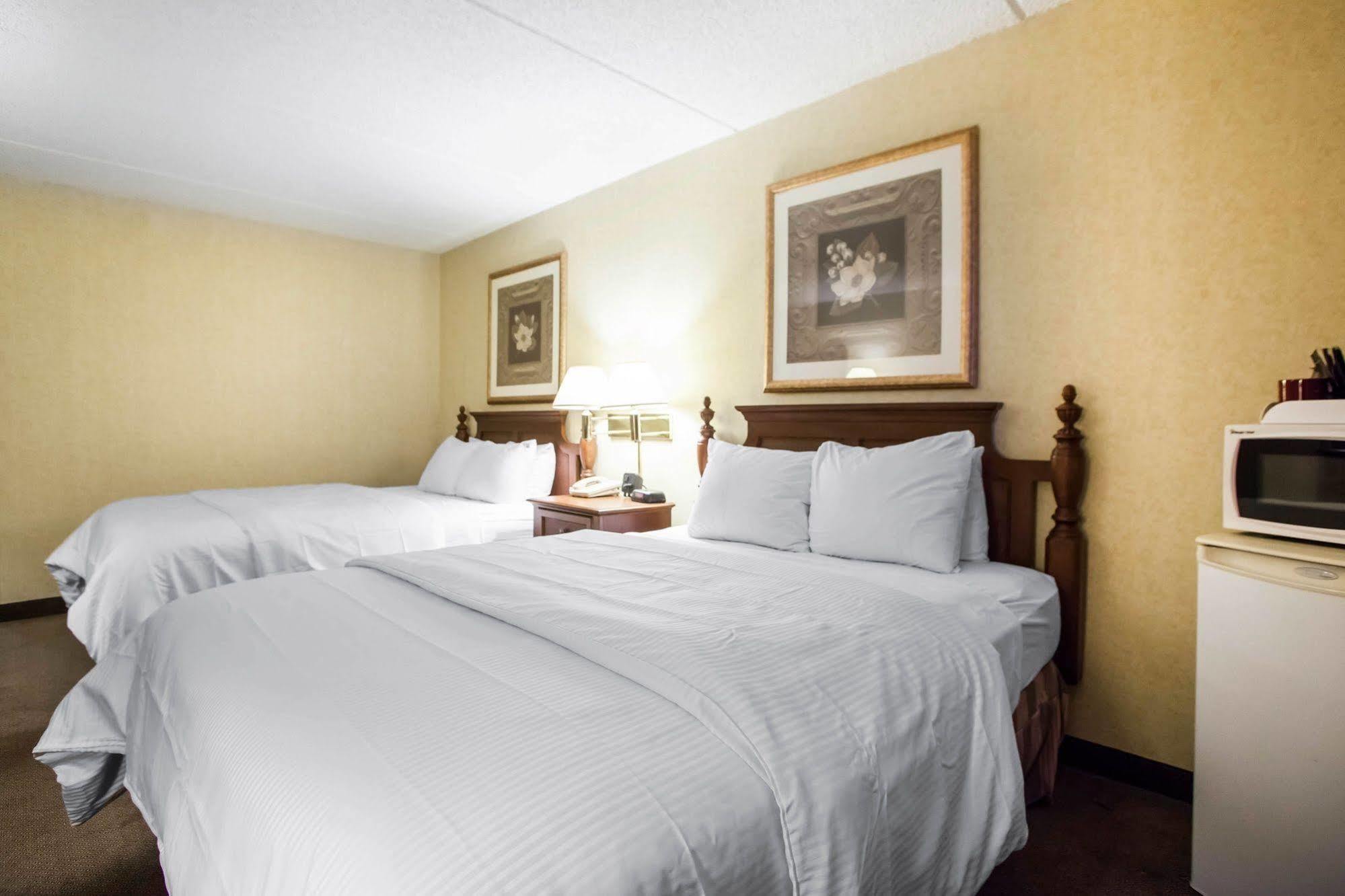 Four Points By Sheraton Airport Hotel