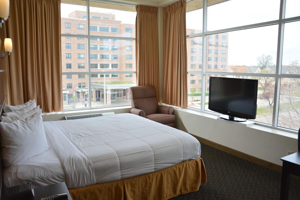 Hotel Days & By Wyndham Milwaukee