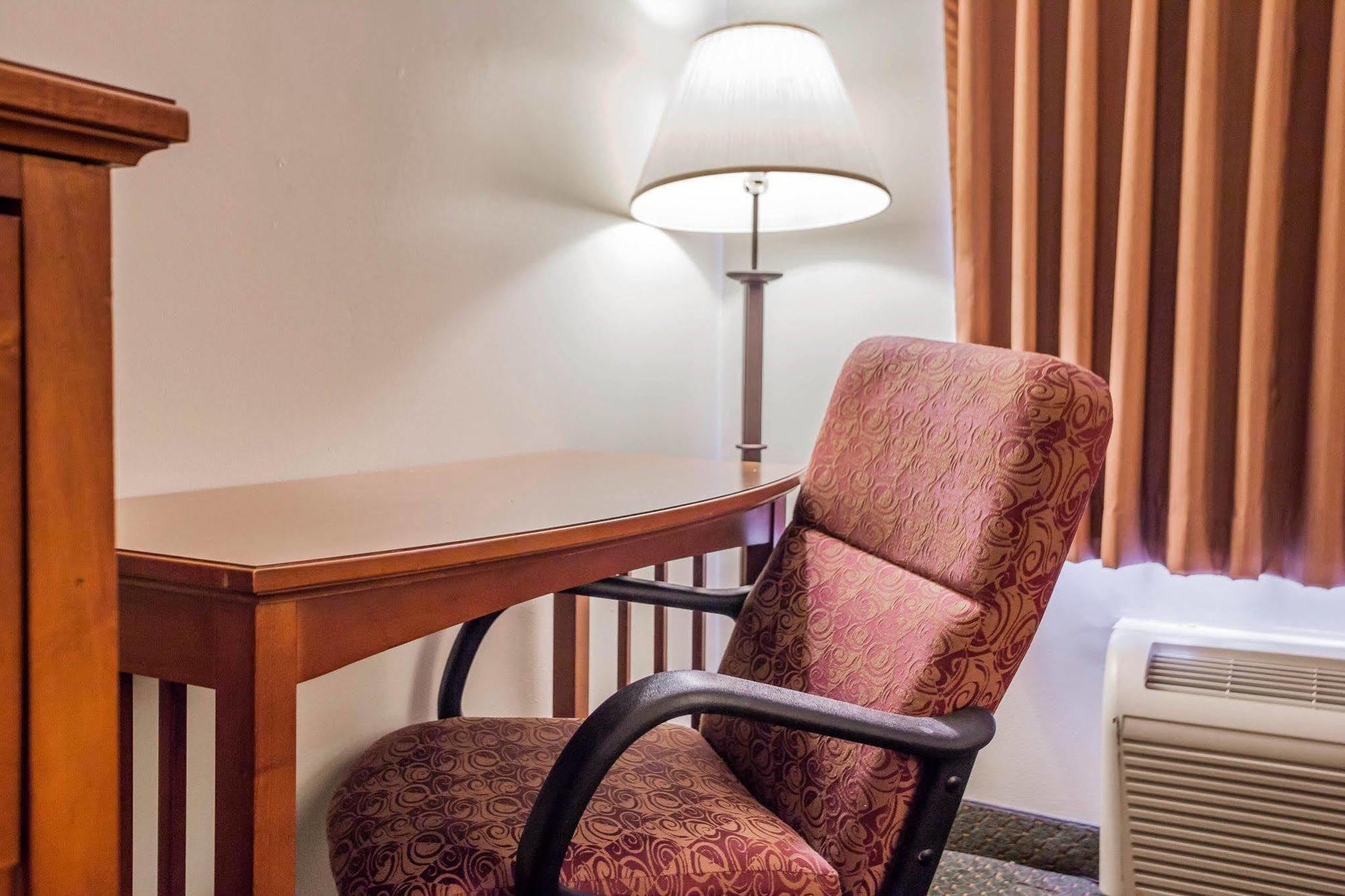 Lodge Econo Airport Milwaukee