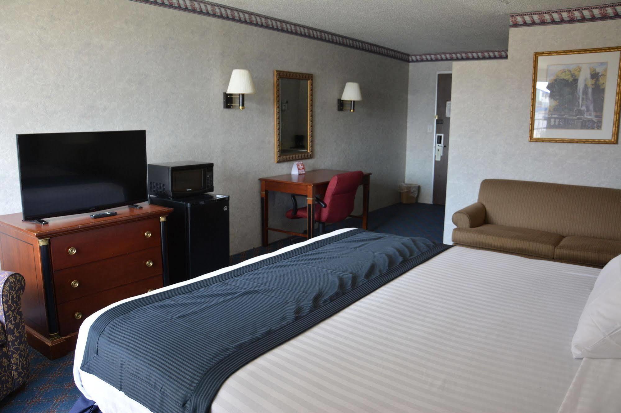 Travelodge By Wyndham Hotel Milwaukee