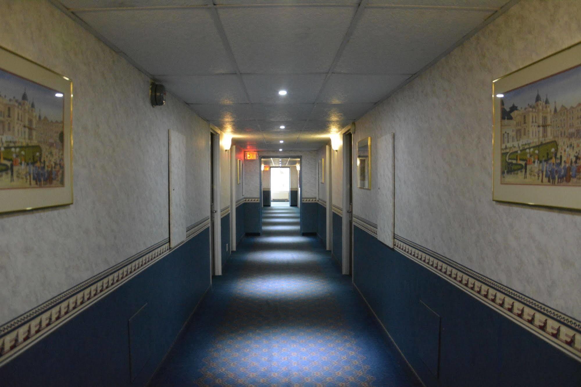 Travelodge By Wyndham Hotel 2*
