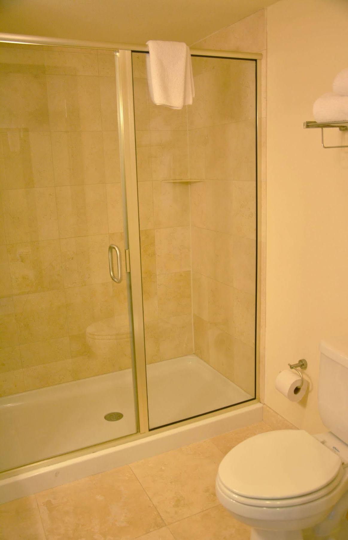 Days & By Wyndham Hotel 2*