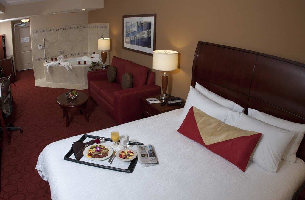 Hilton Garden Airport 3*