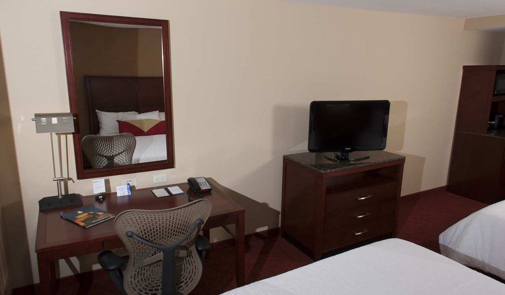 Hilton Garden Airport Hotel Milwaukee