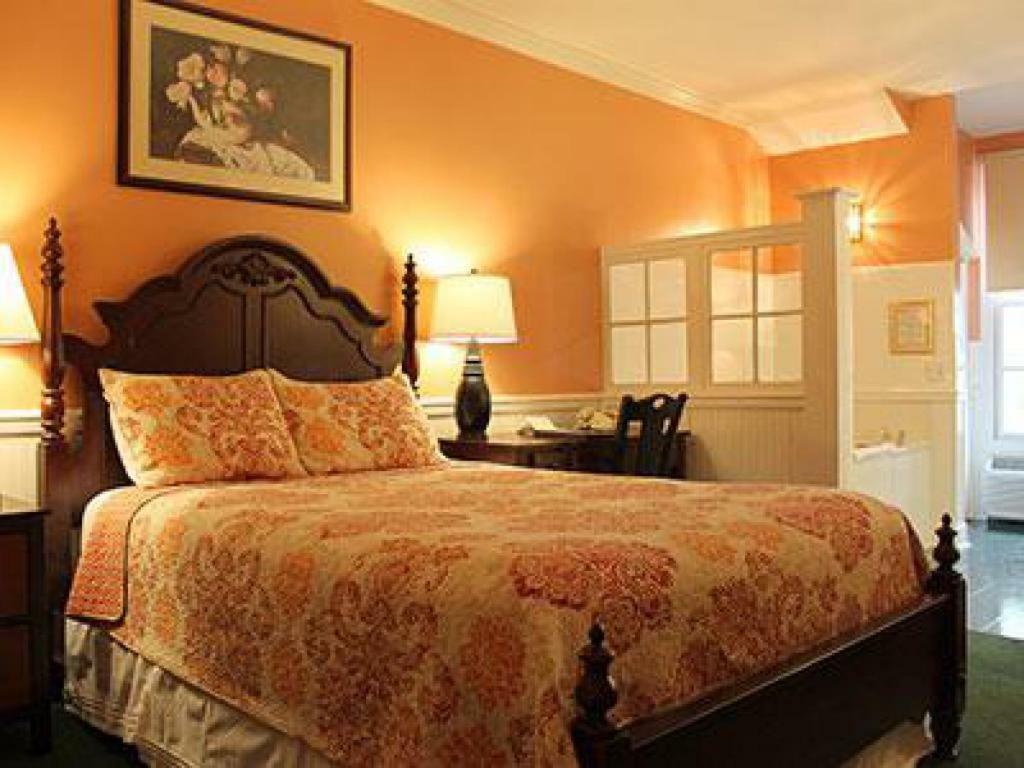 County Clare Inn Milwaukee