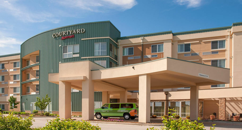 Hotel Courtyard Airport