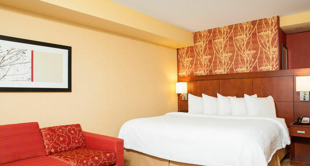 Courtyard Airport Hotel