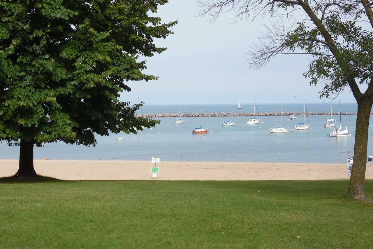 Holiday home Comfortable 3 Bedroom Craftsman In Milwaukee's Bay View Neighborhood *