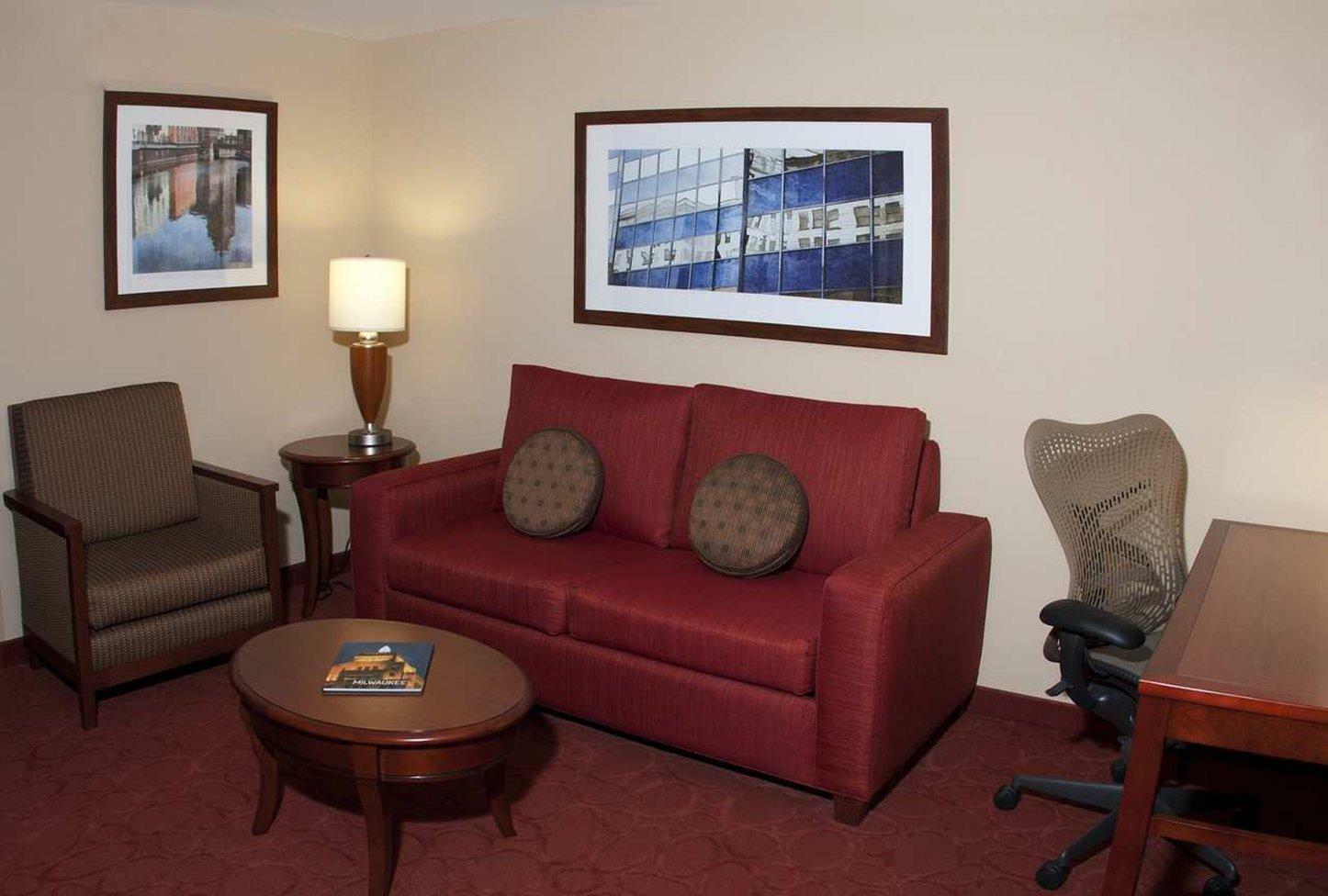 Hilton Garden Airport 3*