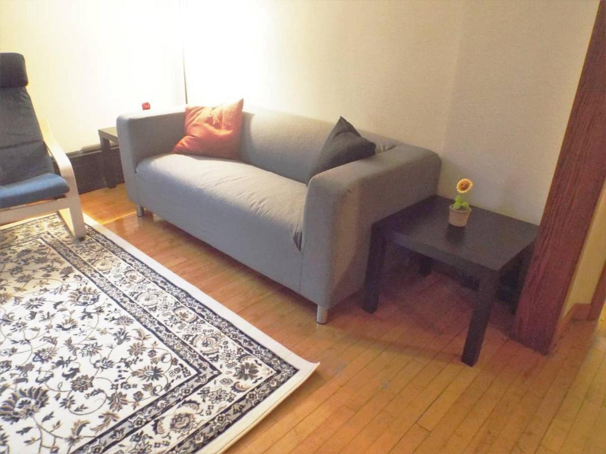 Comfortable 3 Bedroom Craftsman In Milwaukee's Bay View Neighborhood Milwaukee
