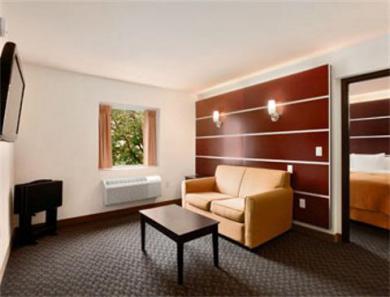 Days & By Wyndham 2* Milwaukee