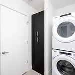 Flexhome Skywalk To Fiserv 1Br Apt U6