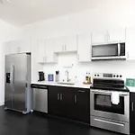 Flexhome Skywalk To Fiserv 1Br Apt U6