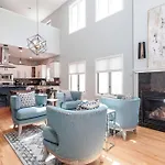 Eclectic Stylish And Cozy Milwaukee Home