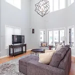 Eclectic Stylish And Cozy Milwaukee Home